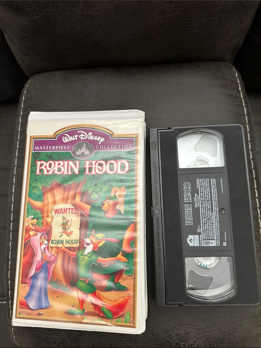 Walt Disney Robin Hood VHS Tape - Green, Red Artwork
